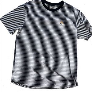 Black and white stripped tee